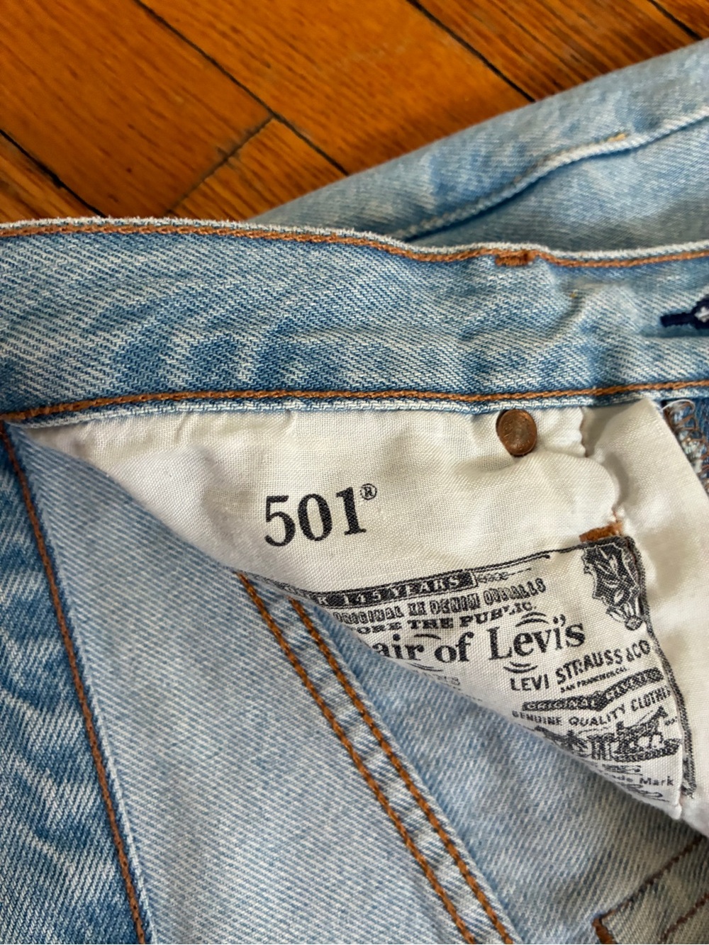 Levi's 501 Light Wash High-Rise Button-Fly Denim Cutoff Shorts - Picture 2 of 4